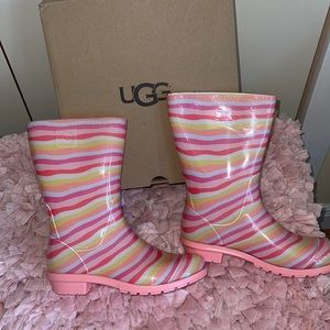Ugg Raana big girls rain boots worn 2x like new